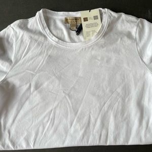 Burberry ladies t-shirt size M. Brand new. With tag.